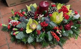 Christmas Candle Arrangement 2023