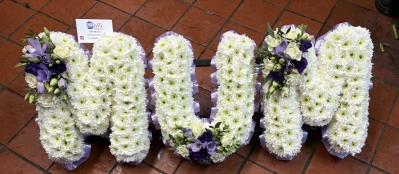 MUM IN LILAC AND PURPLE