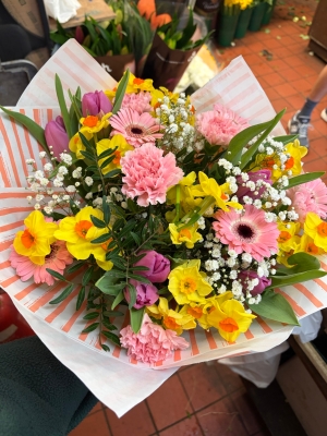 Pinky and Yellow Handtied