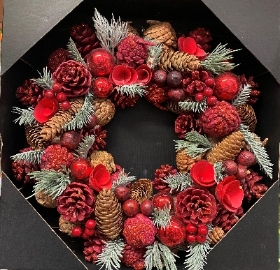 Sparkly red Christmas wreath